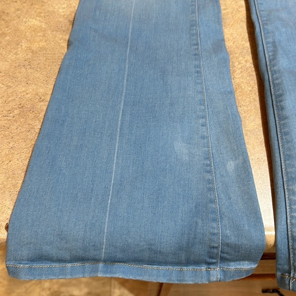 Women’s NYDJ flare jeans size 8P inseam measures about 29” - Picture 2 of 7